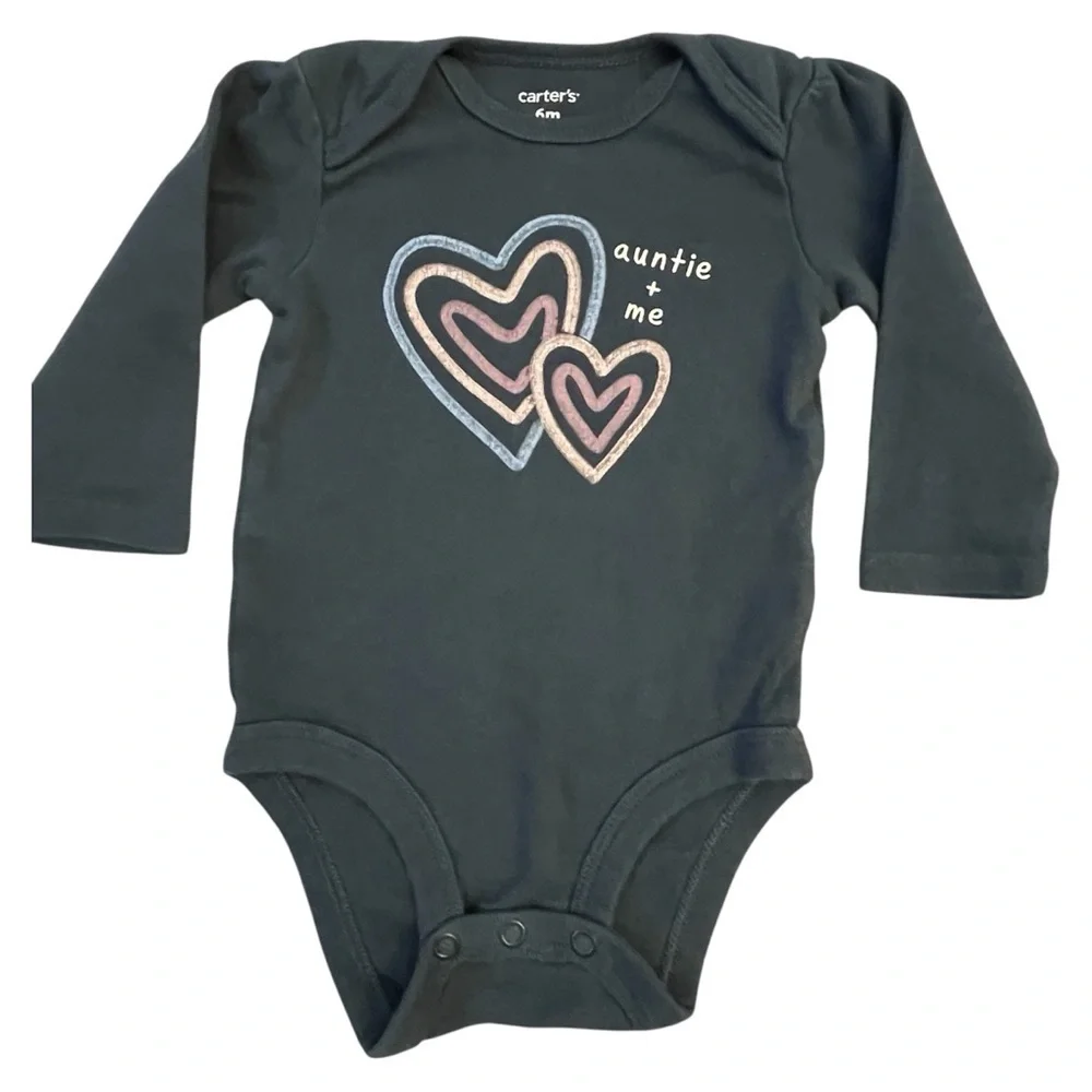 Bundle of 6 Long Sleeve Carter’s Onesies (size 6 months)